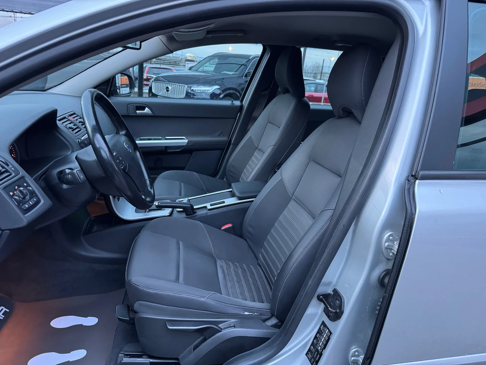 Volvo V50 2.0D-АВТОМАТИК - изображение 8