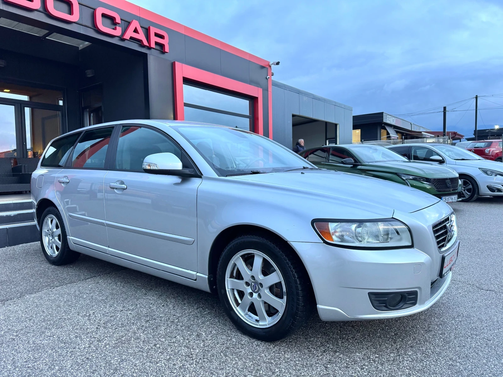 Volvo V50 2.0D-АВТОМАТИК - изображение 6