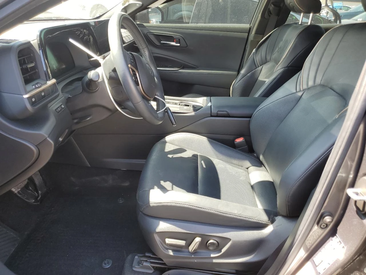 Toyota Crown 2.5 XLE - изображение 7