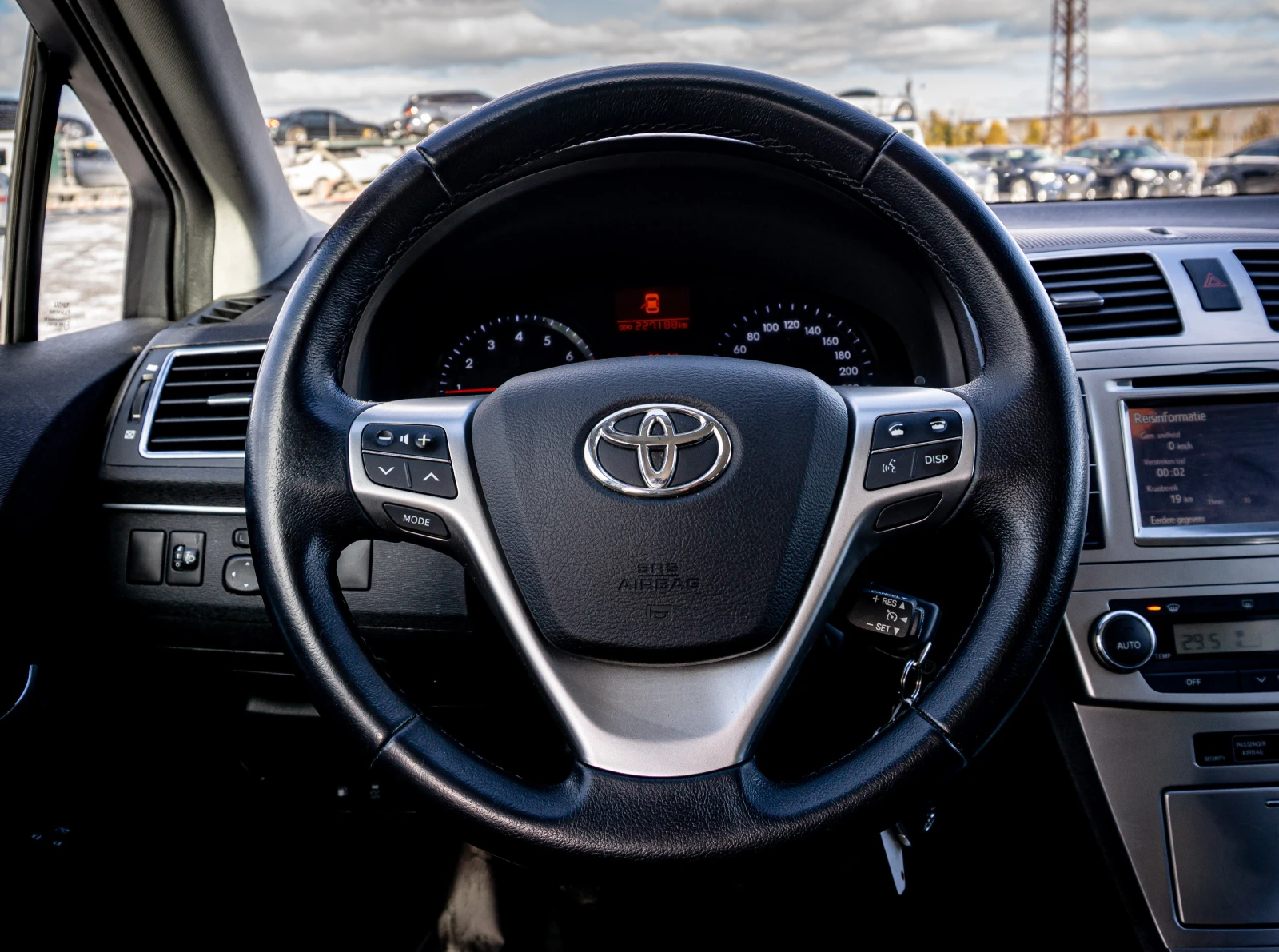 Toyota Avensis 1.8 VVT-i | С ГАРАНЦИЯ  - изображение 9