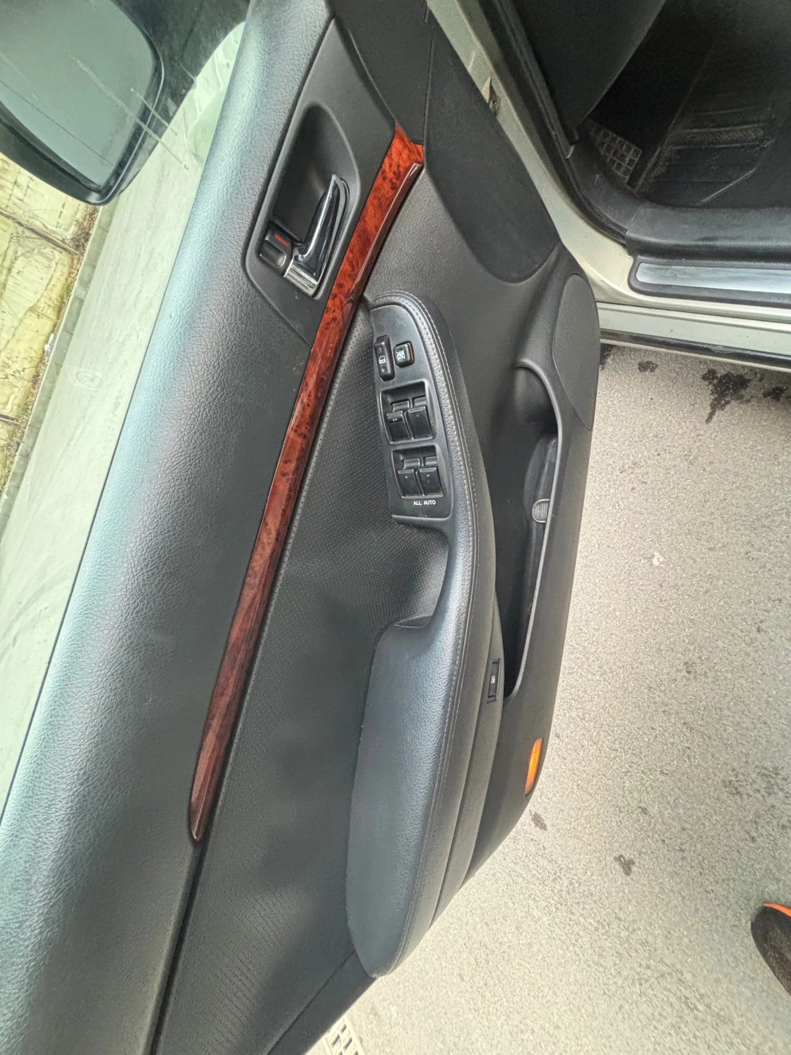 Toyota Avensis  - изображение 5