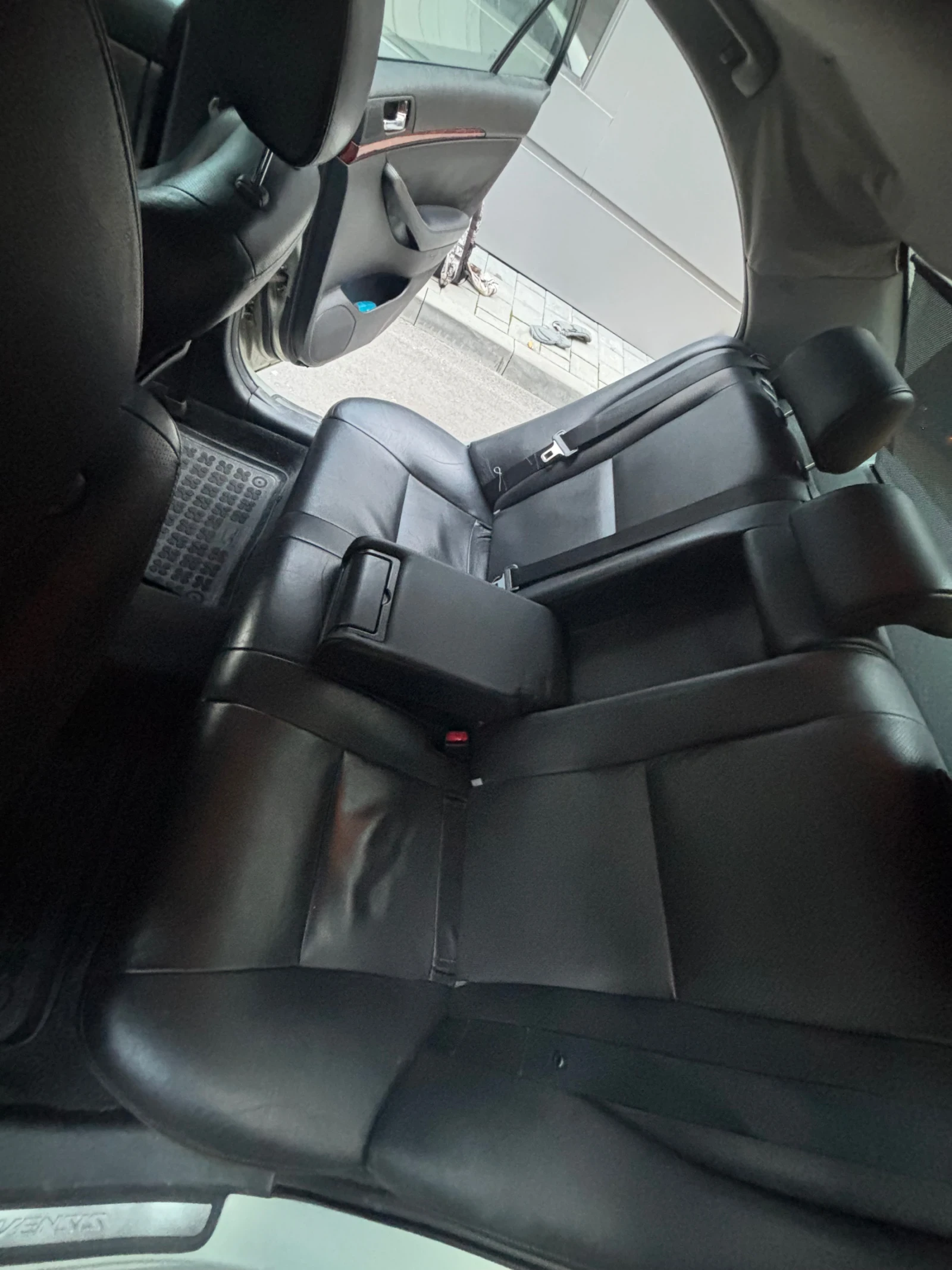 Toyota Avensis  - изображение 6