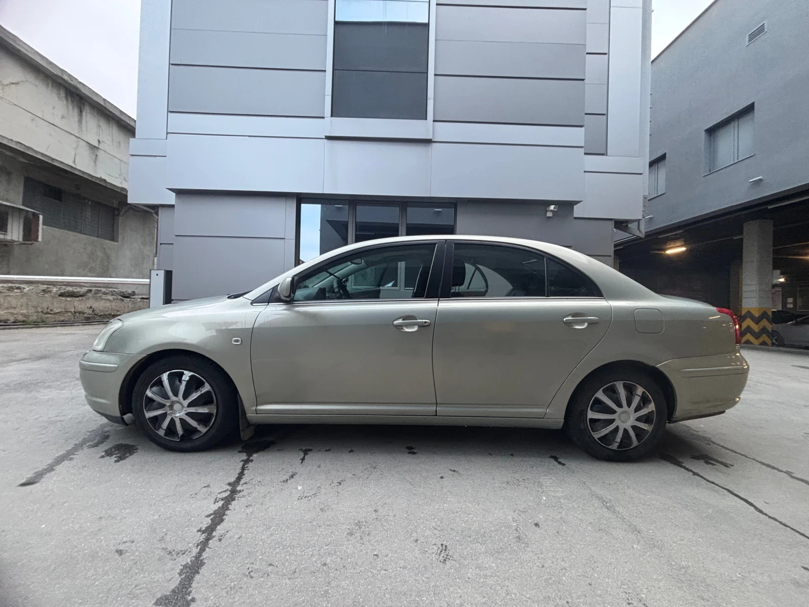 Toyota Avensis  - изображение 4