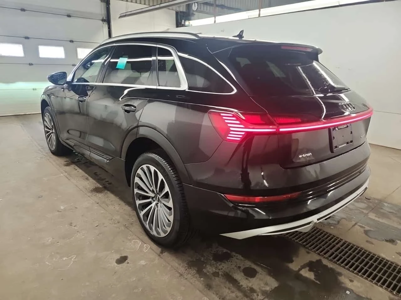 Audi E-Tron  * PROGRESSIV * CARFAX * �������� * 2 ����� *  | Mobile.bg � ����������� 4