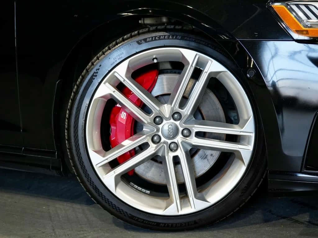 Audi S8 / PANO/HUD/360 CAM/B&O/21 IN RIM/ ФИКСИРАНА ЦЕНА  - изображение 4