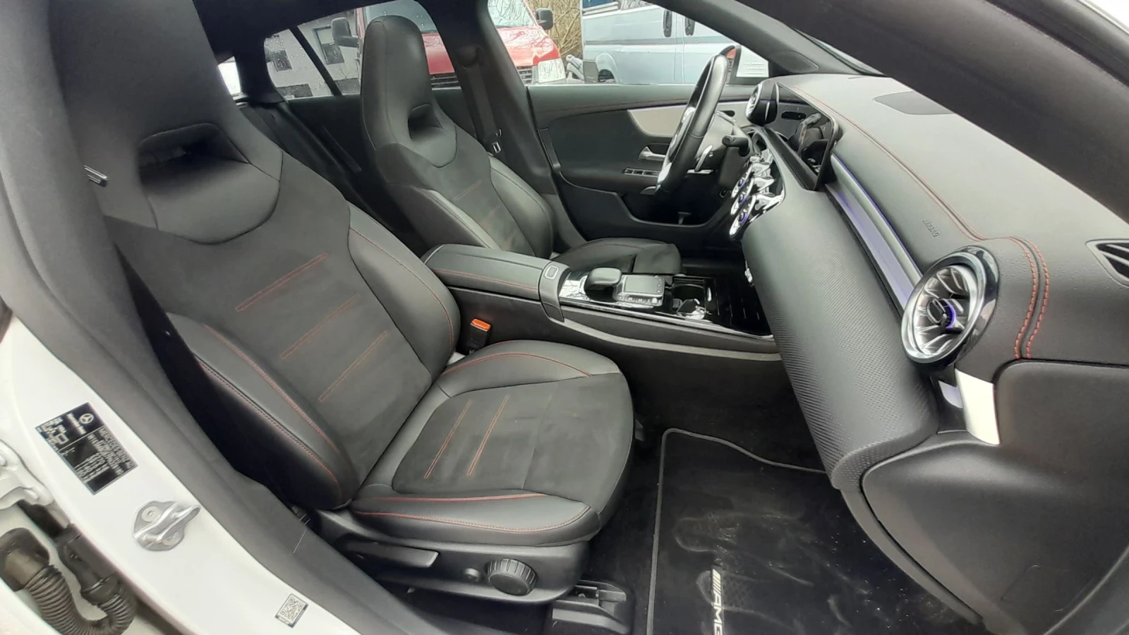 Mercedes-Benz CLA 250e AMG line Pano, снимка 14 - Автомобили и джипове - 54170000