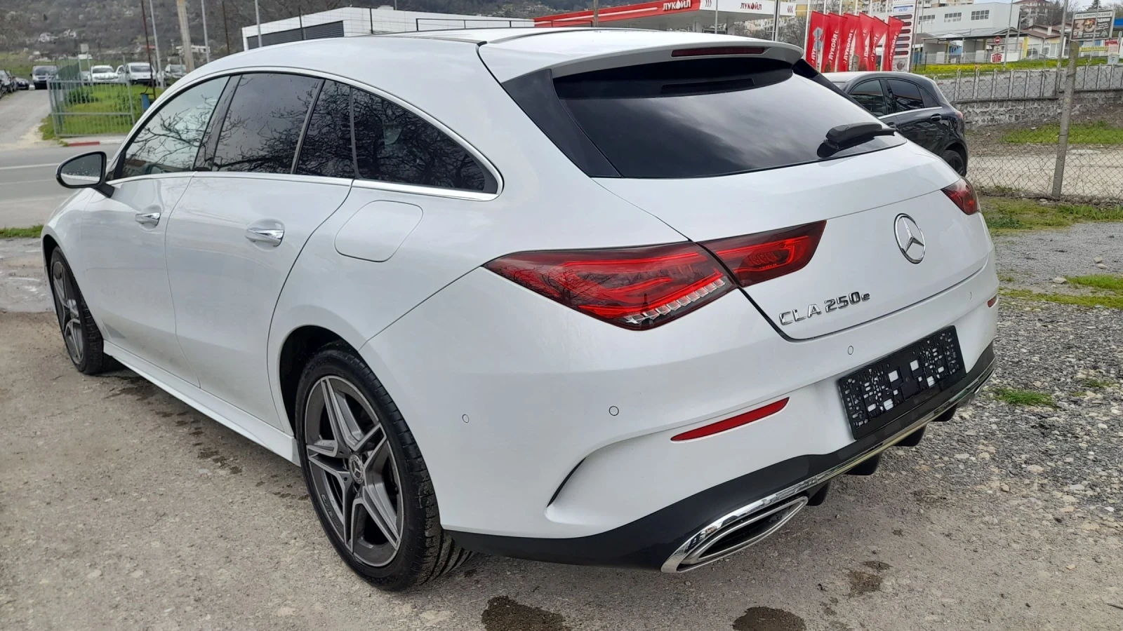 Mercedes-Benz CLA 250e AMG line Pano, снимка 4 - Автомобили и джипове - 54170000