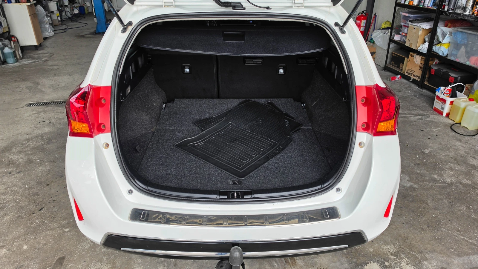 Toyota Auris 1.33* 99кс* LED* бензин, снимка 9 - Автомобили и джипове - 54214357