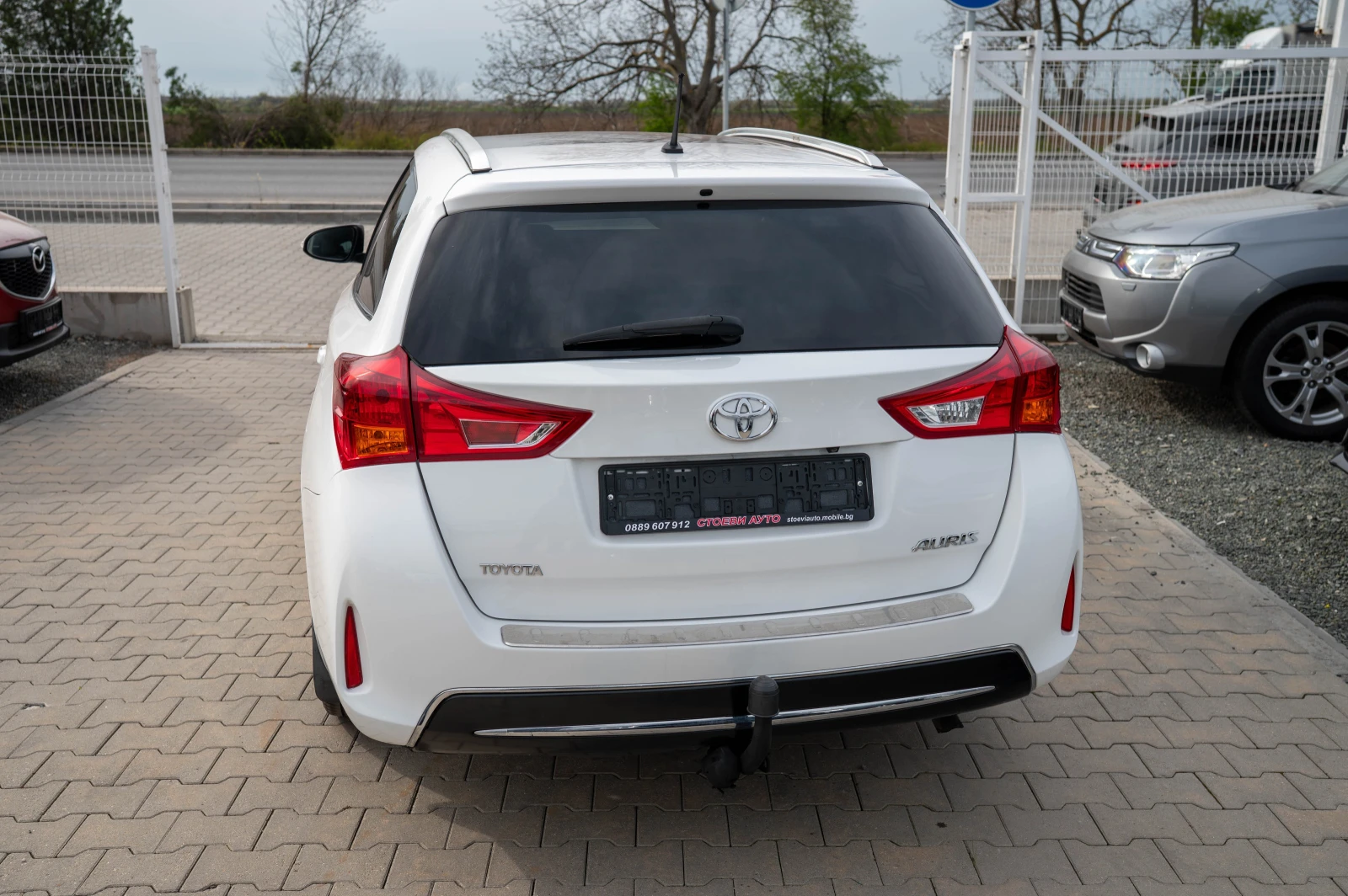 Toyota Auris 1.33* 99кс* LED* бензин, снимка 8 - Автомобили и джипове - 54214357