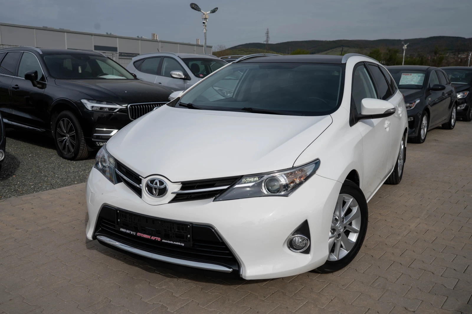 Toyota Auris 1.33* 99кс* LED* бензин