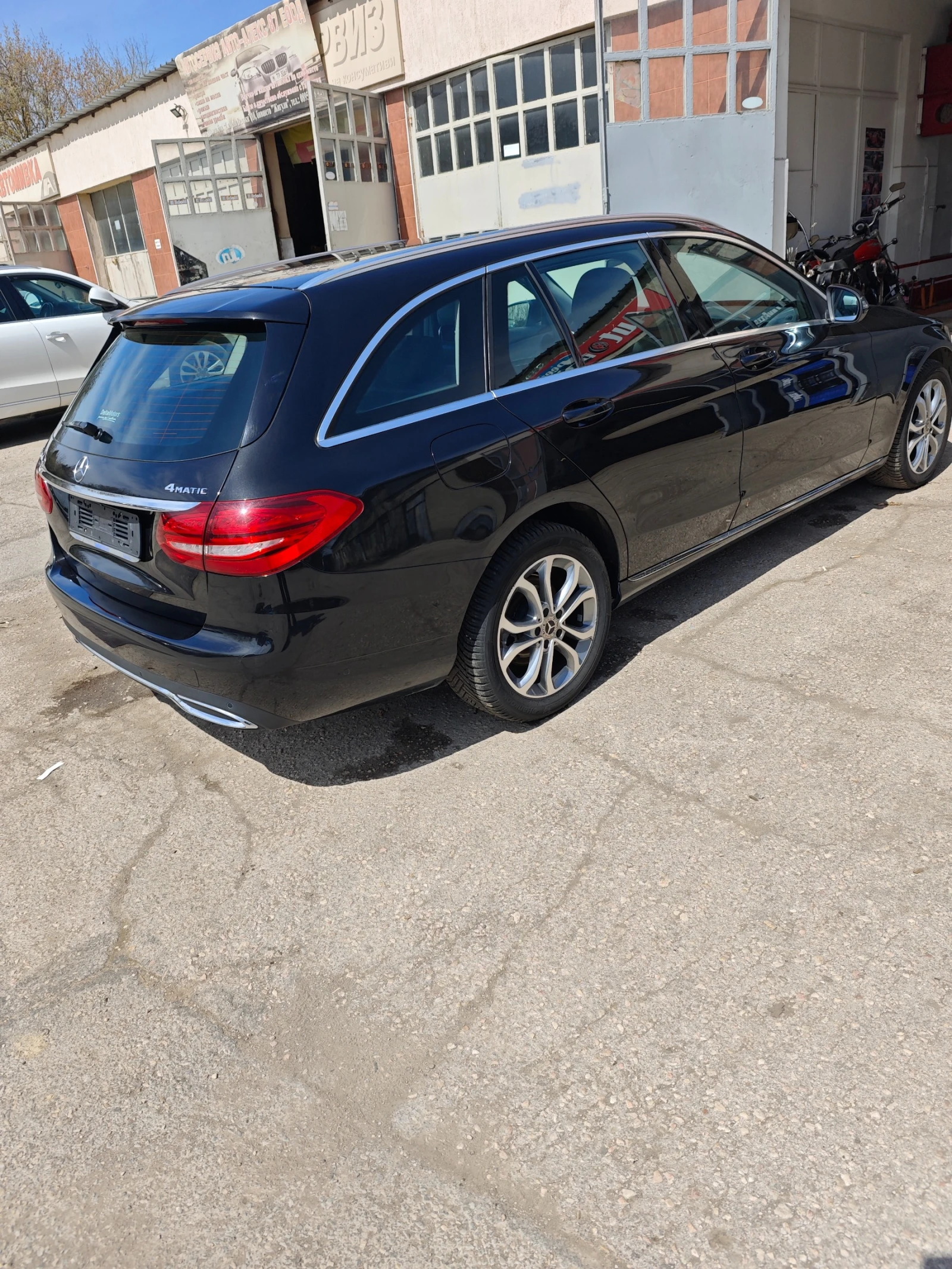 Mercedes-Benz C 220 Автоматик, 4 matic , 174 к.с, снимка 2 - Автомобили и джипове - 54214768