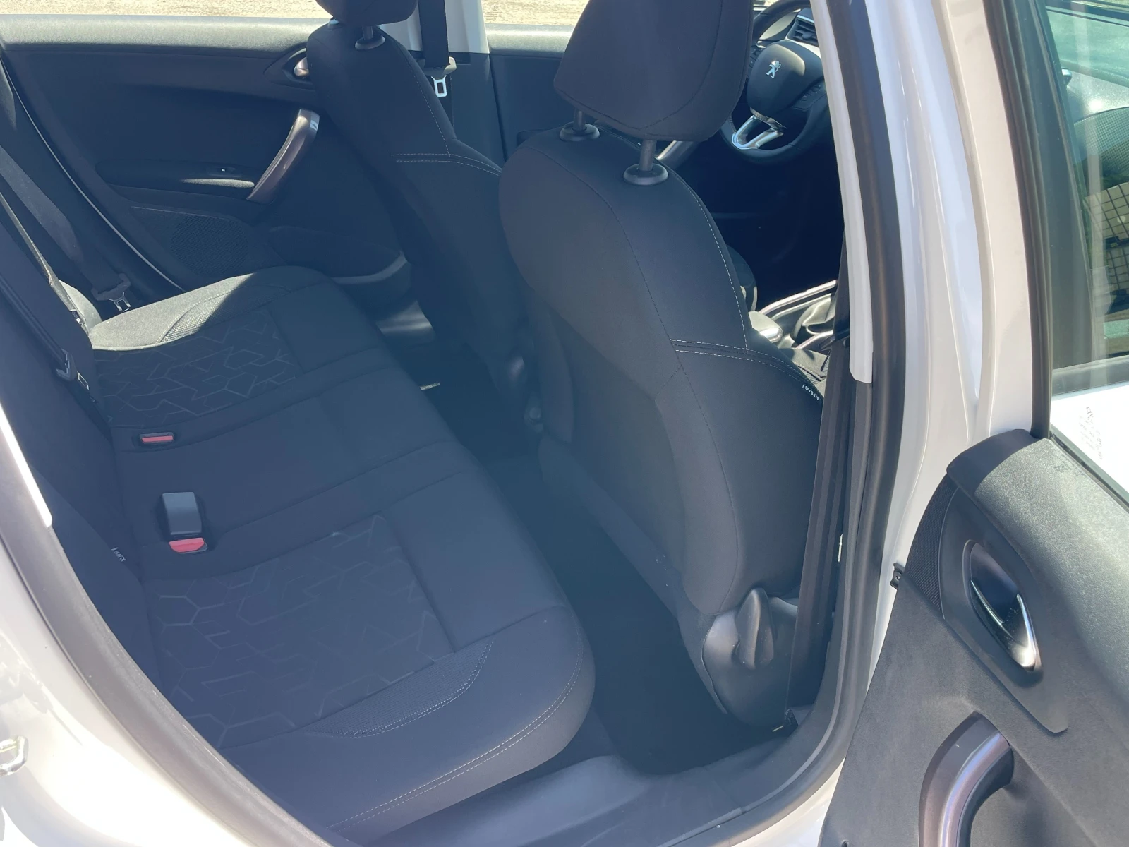 Peugeot 2008 НОВ ВНОС ИТАЛИЯ, снимка 13 - Автомобили и джипове - 54439351