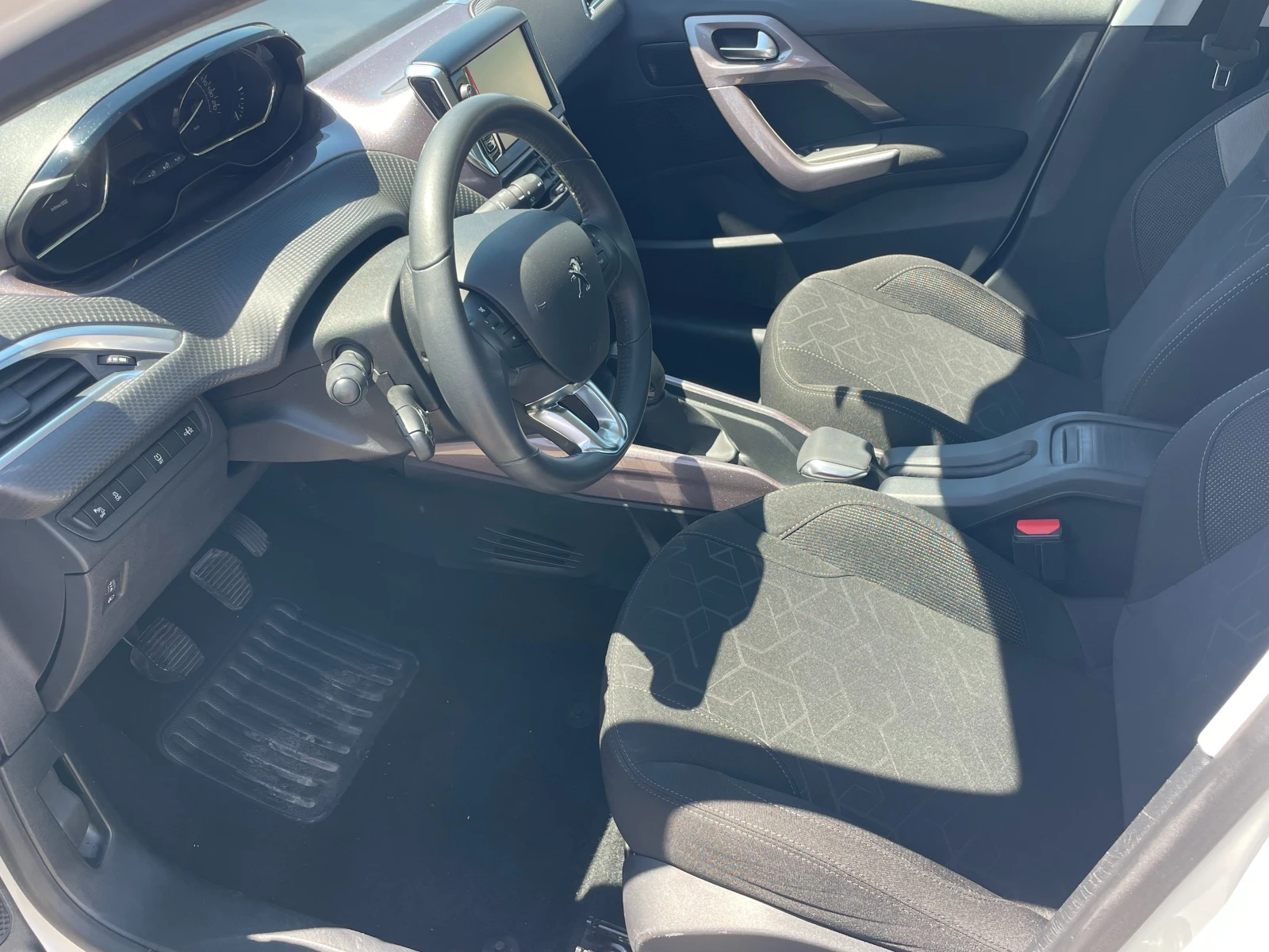Peugeot 2008 НОВ ВНОС ИТАЛИЯ, снимка 9 - Автомобили и джипове - 54439351