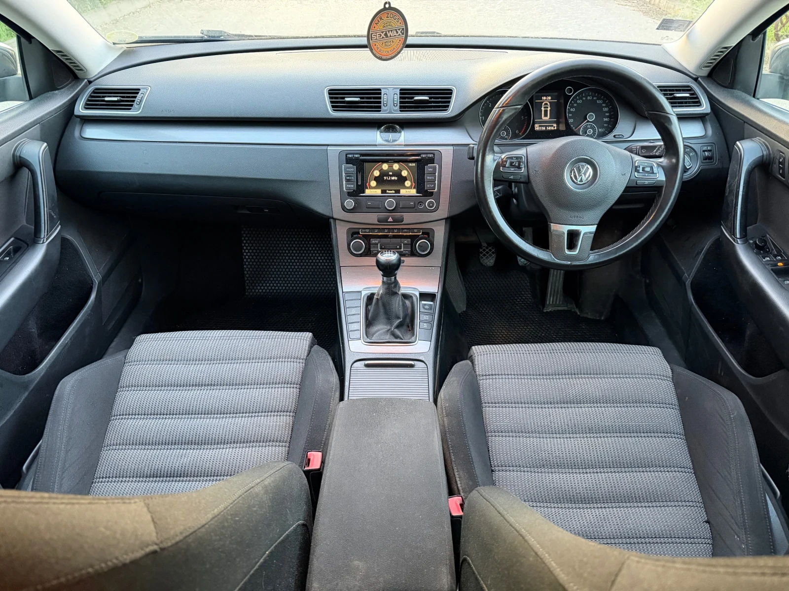 VW Passat, снимка 11 - Автомобили и джипове - 54660262