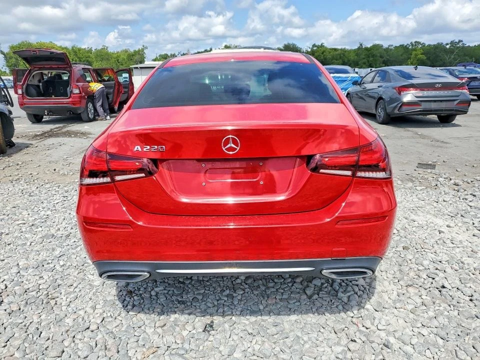 Mercedes-Benz A 220, снимка 6 - Автомобили и джипове - 54772295