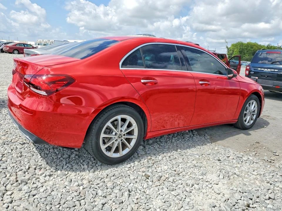Mercedes-Benz A 220, снимка 3 - Автомобили и джипове - 54772295