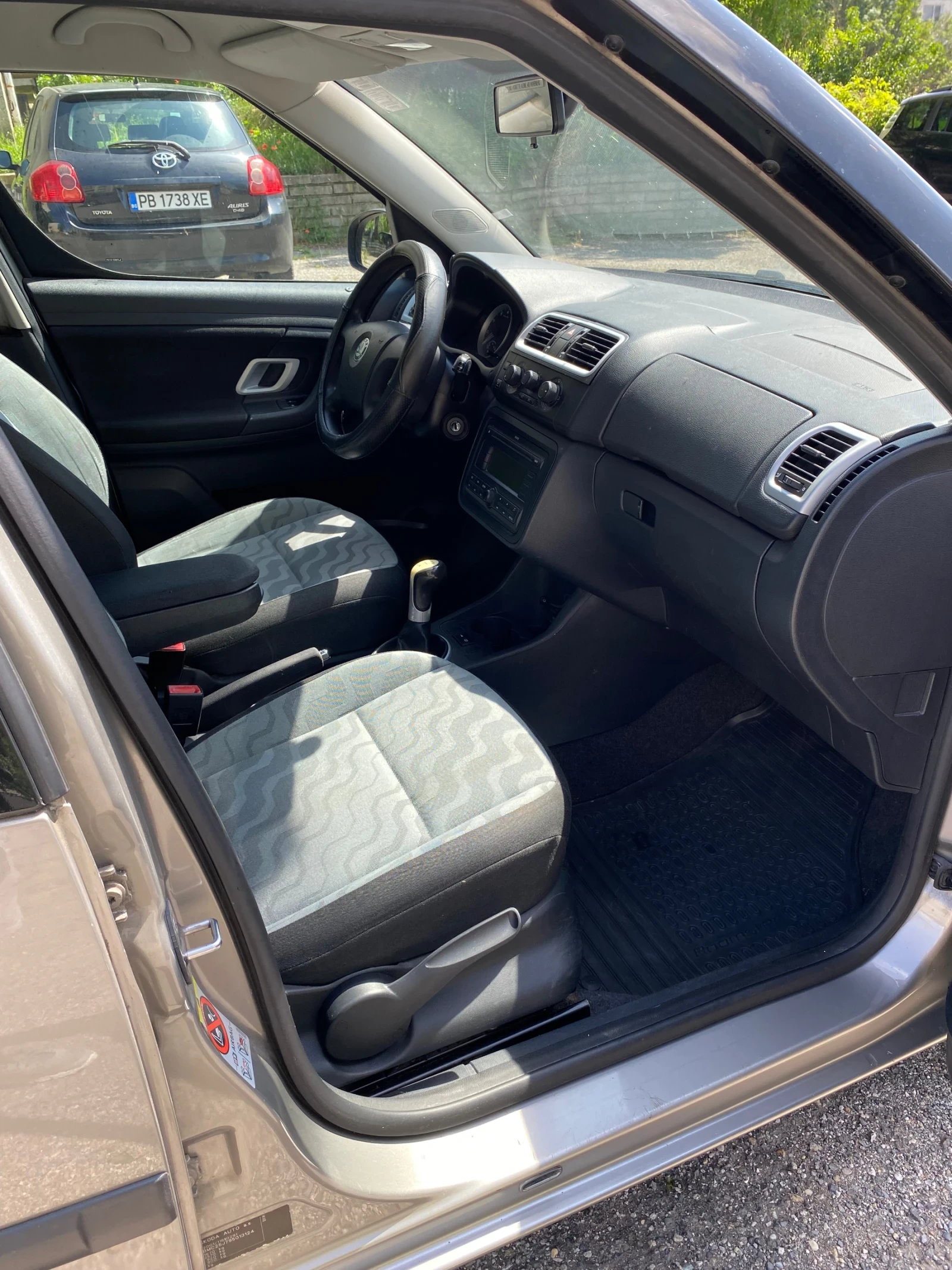 Skoda Roomster 1.4i Бензин * * клима * * парктконик темпомат 164к, снимка 13 - Автомобили и джипове - 54797958