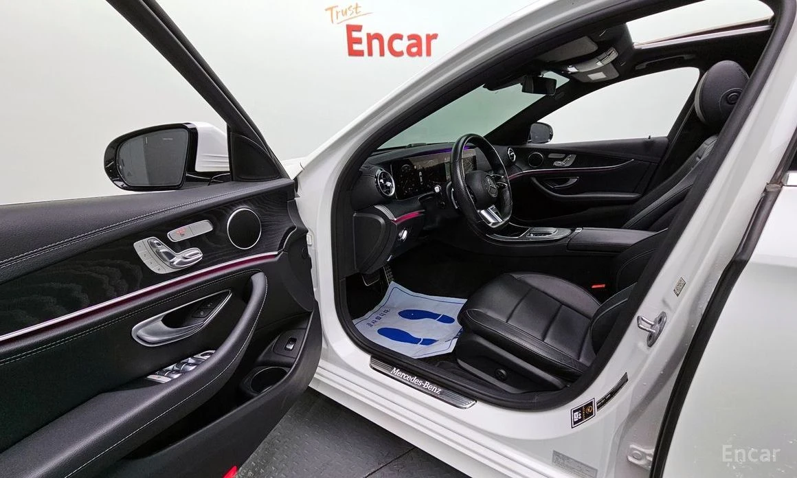 Mercedes-Benz E 220, снимка 10 - Автомобили и джипове - 54969827