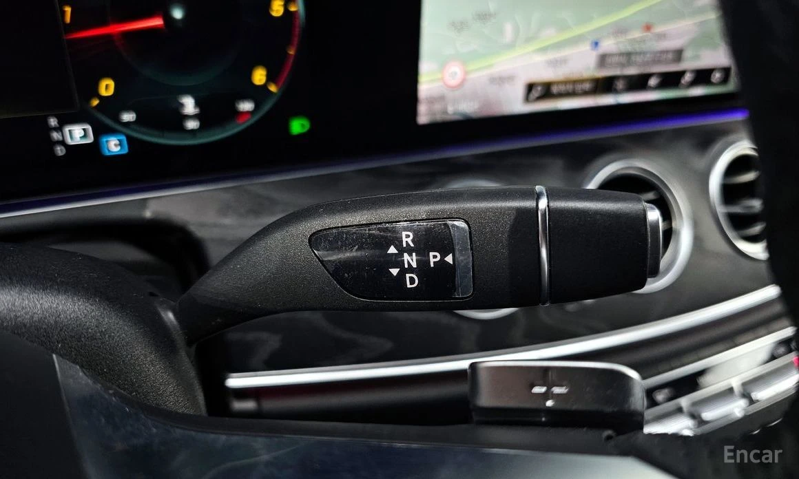 Mercedes-Benz E 220, снимка 9 - Автомобили и джипове - 54969827