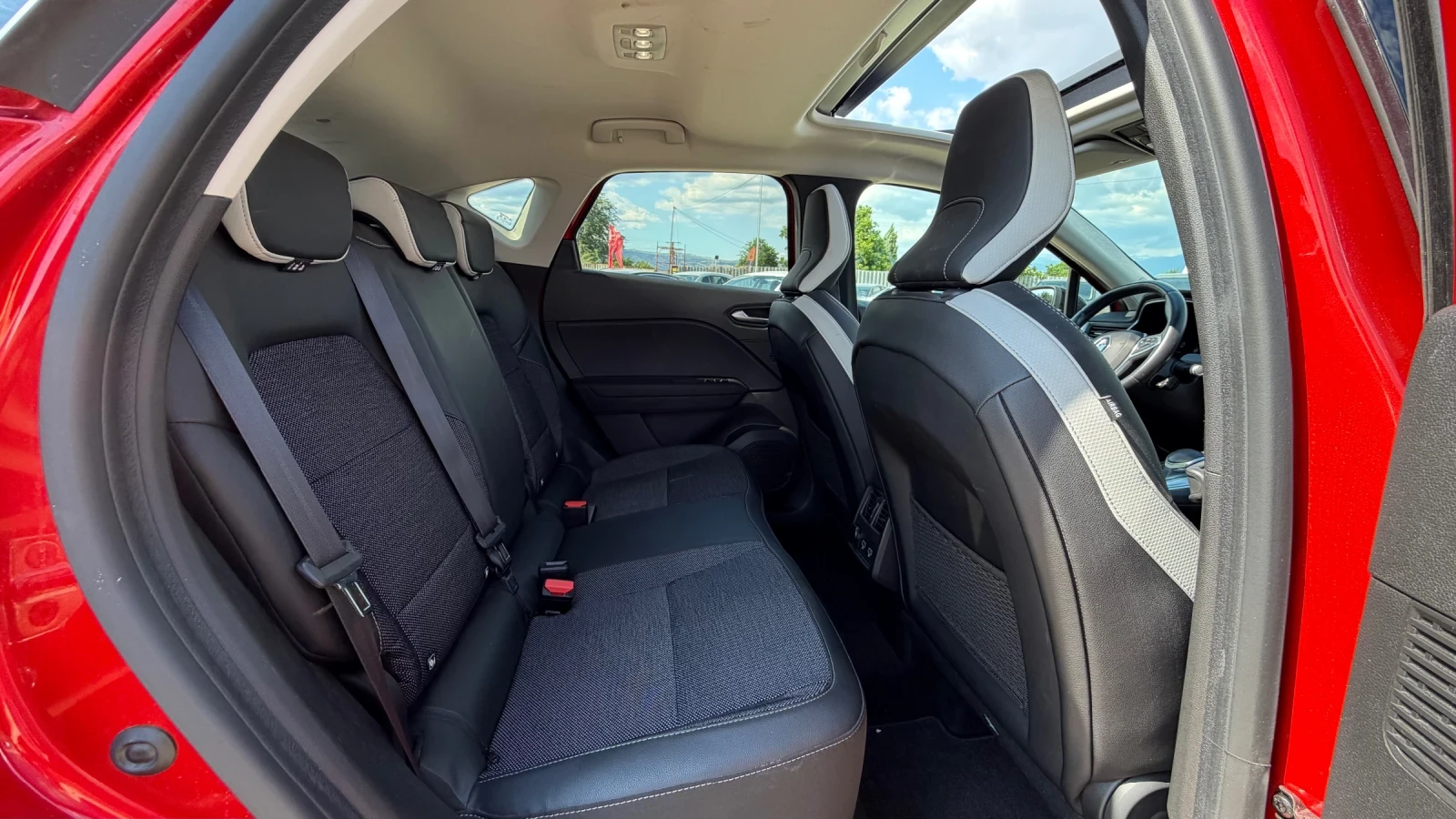 Renault Captur E-TECH PLUG IN WARANTY, снимка 10 - Автомобили и джипове - 54998837