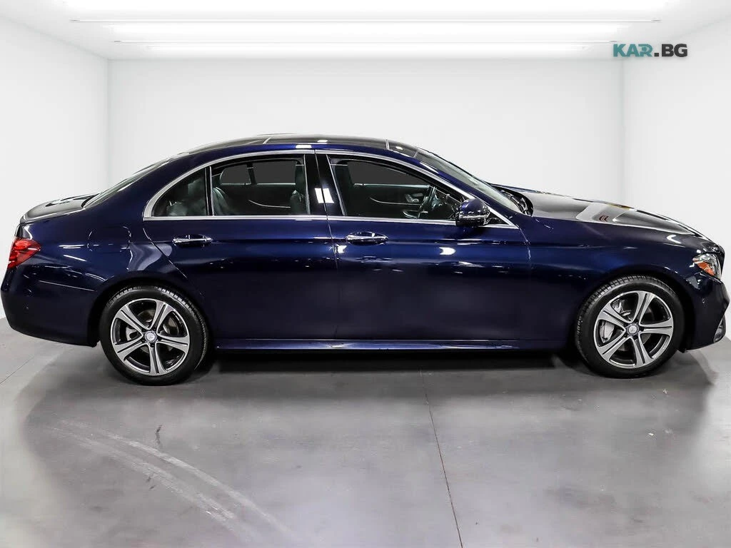 Mercedes-Benz E 300 * 4MATIC * PANO * Автокредит * (Цена до България), снимка 3 - Автомобили и джипове - 55203883