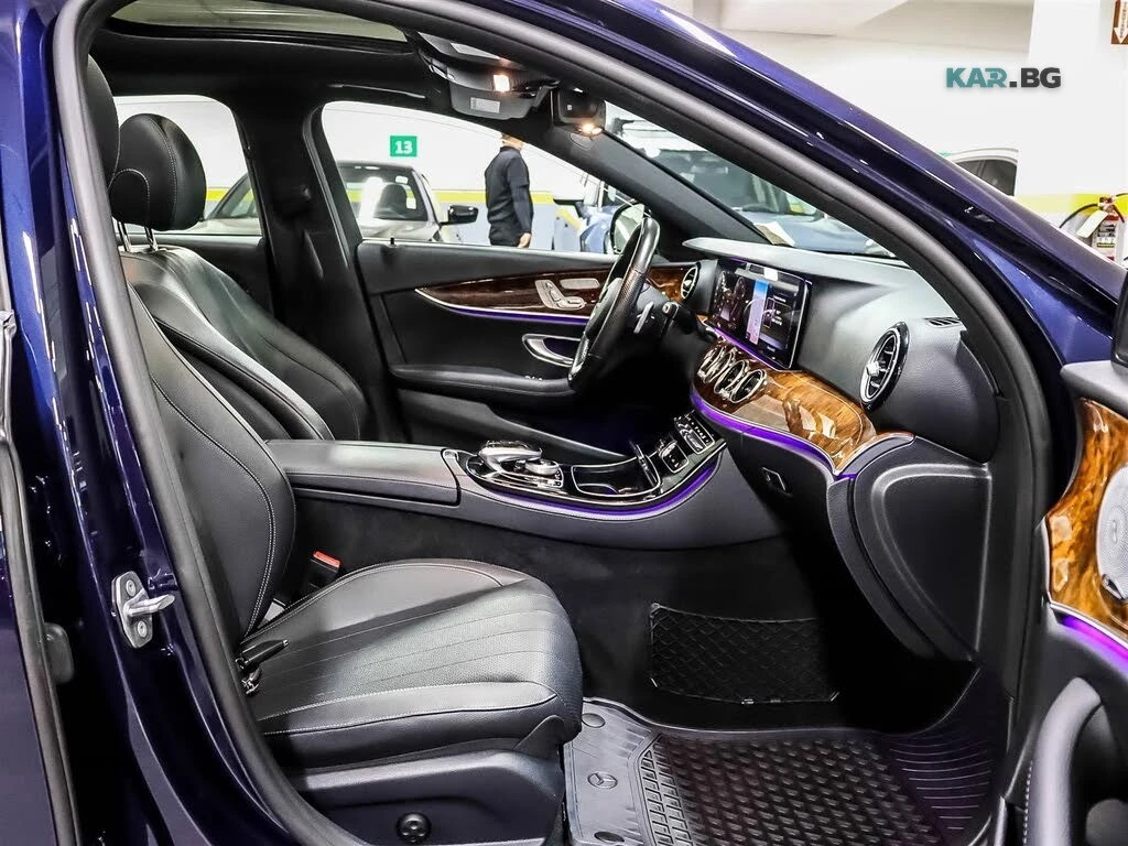 Mercedes-Benz E 300 * 4MATIC * PANO * Автокредит * (Цена до България), снимка 13 - Автомобили и джипове - 55203883