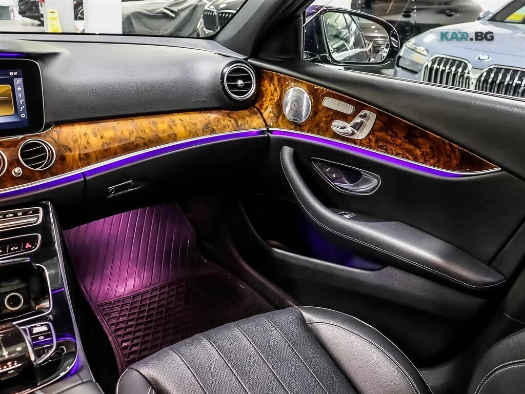 Mercedes-Benz E 300 * 4MATIC * PANO * Автокредит * (Цена до България), снимка 11 - Автомобили и джипове - 55203883