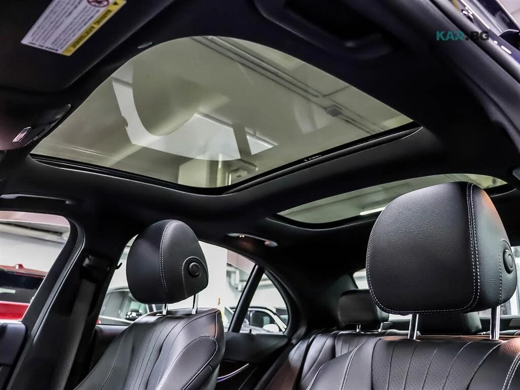 Mercedes-Benz E 300 * 4MATIC * PANO * Автокредит * (Цена до България), снимка 16 - Автомобили и джипове - 55203883