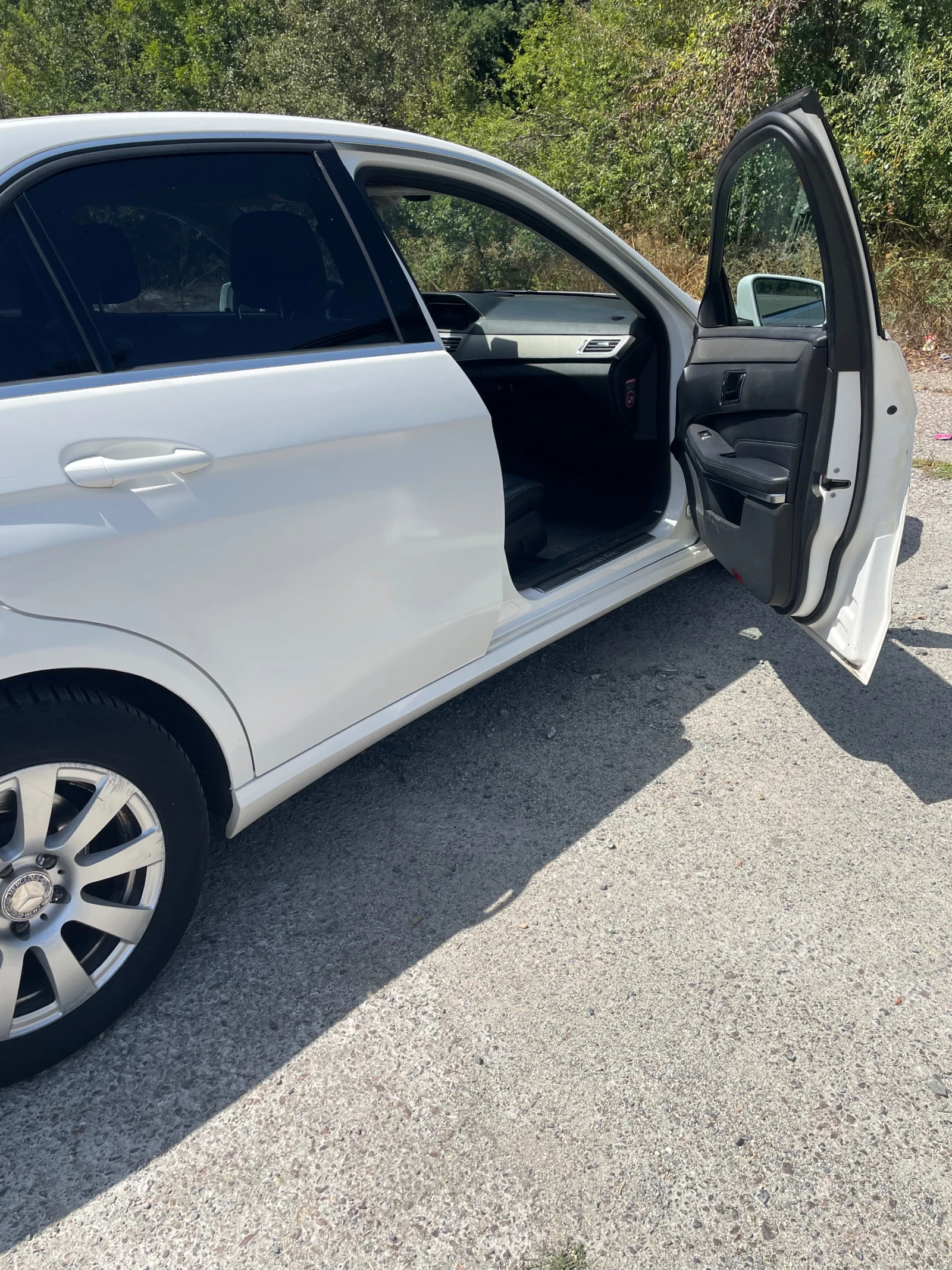 Mercedes-Benz E 200 Blueteс, снимка 6 - Автомобили и джипове - 55923228