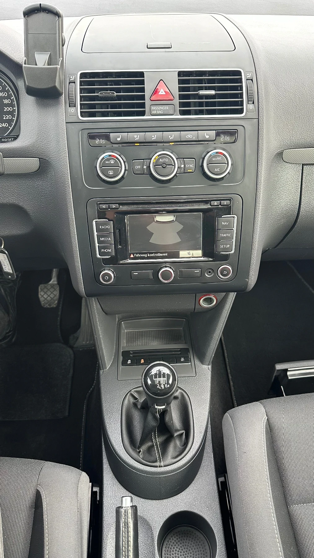 VW Touran 1.6TDI MATCH , снимка 12 - Автомобили и джипове - 56647085