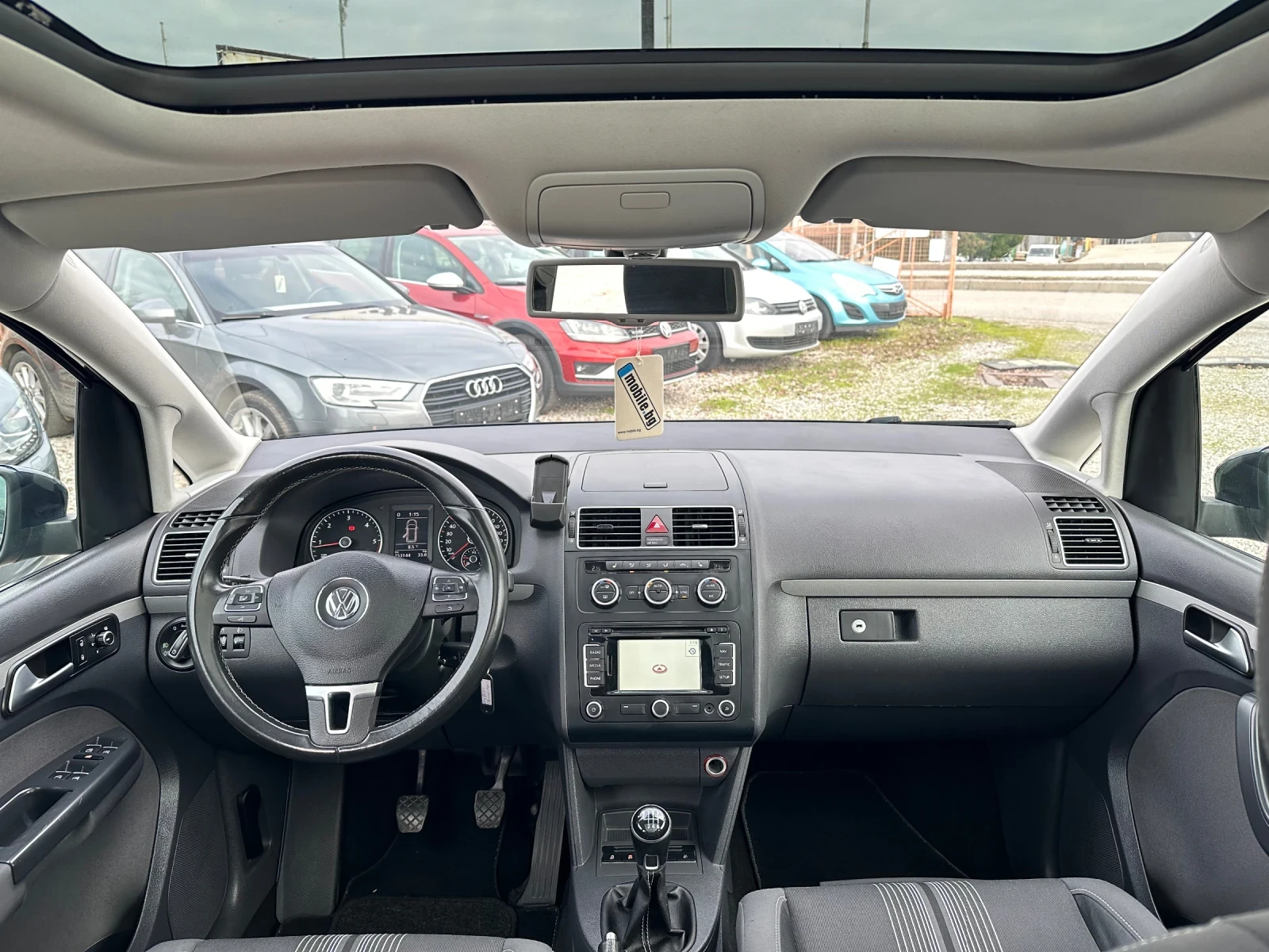 VW Touran 1.6TDI MATCH , снимка 7 - Автомобили и джипове - 56647085