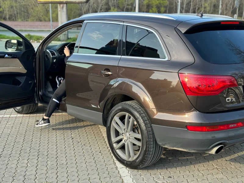 Audi Q7, снимка 6 - Автомобили и джипове - 47560267