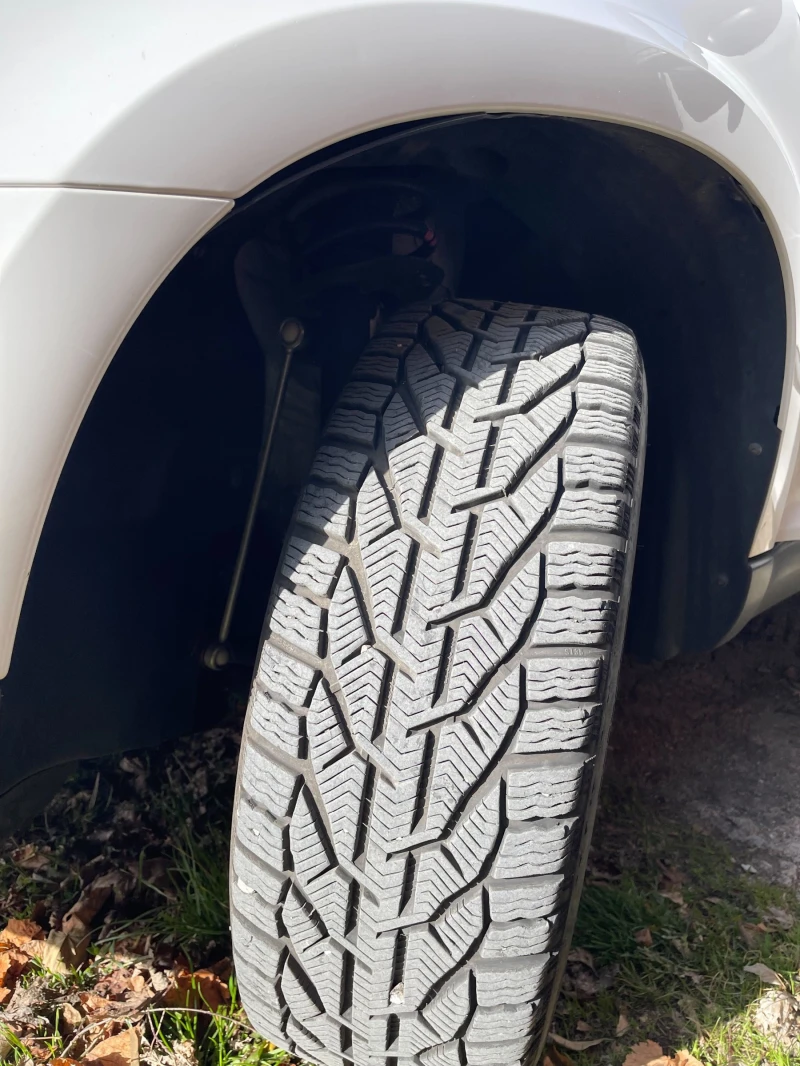 Skoda Yeti 2.0 4х4, снимка 13 - Автомобили и джипове - 52471289