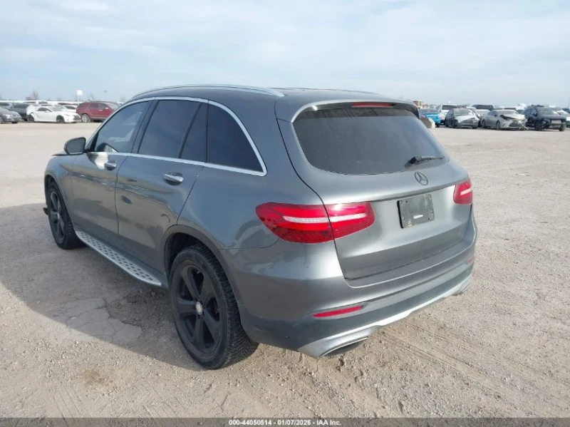 Mercedes-Benz GLC 300 2.0L I-4 DI, DOHC, VVT, TURBO, 241HP 4X2 Drive, снимка 8 - Автомобили и джипове - 53235068