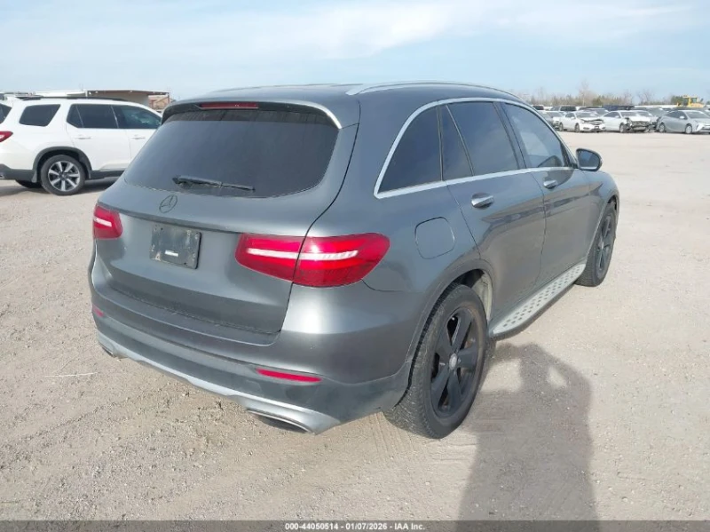 Mercedes-Benz GLC 300 2.0L I-4 DI, DOHC, VVT, TURBO, 241HP 4X2 Drive, снимка 9 - Автомобили и джипове - 53235068
