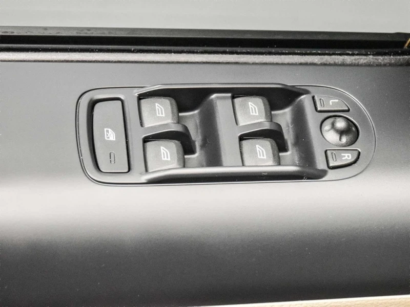 Land Rover Range rover * Base * CARFAX * ЦЕНА ДО БГ, снимка 17 - Автомобили и джипове - 53384476