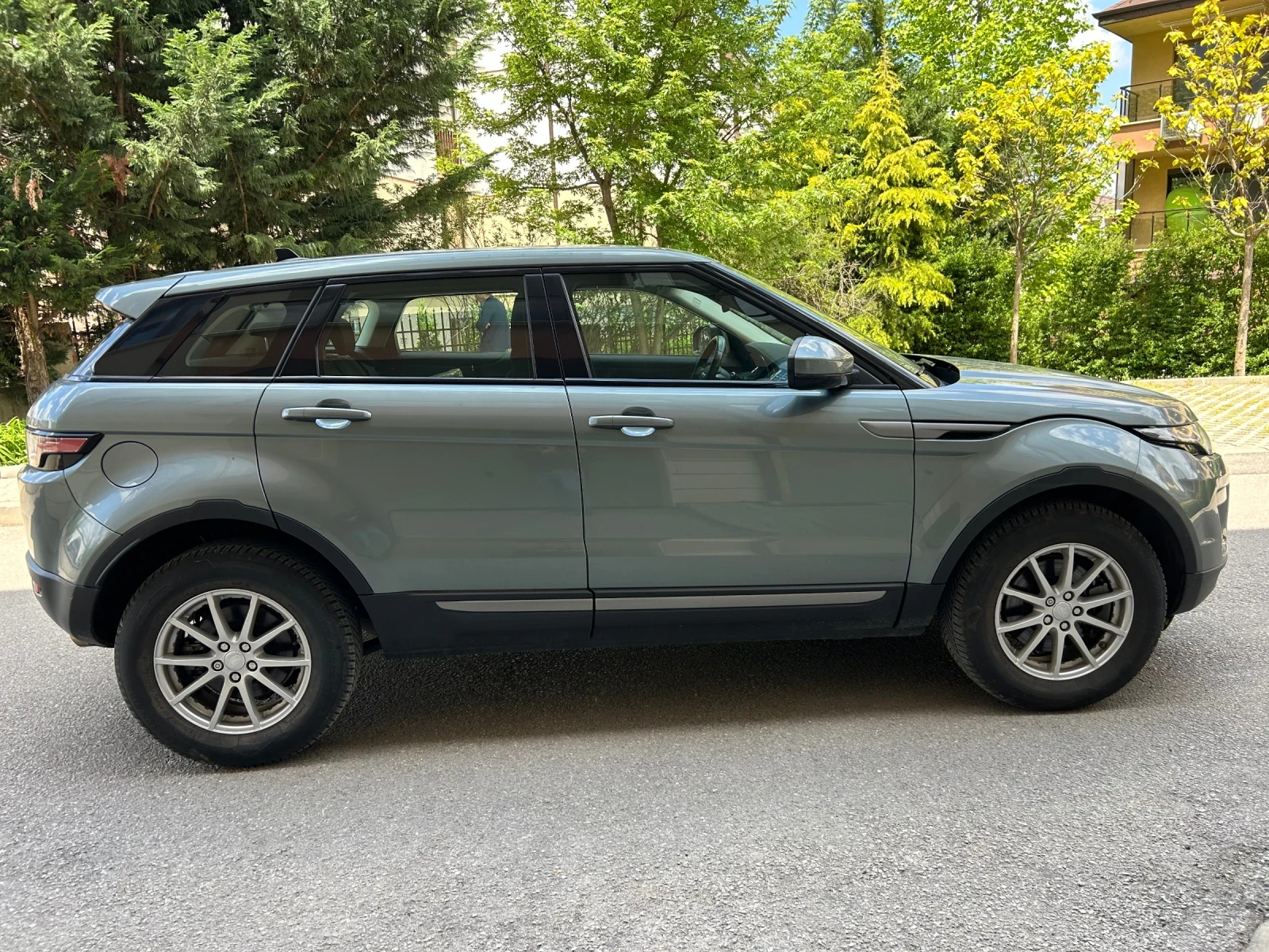 Land Rover Range Rover Evoque 2.0 4x4 - изображение 4