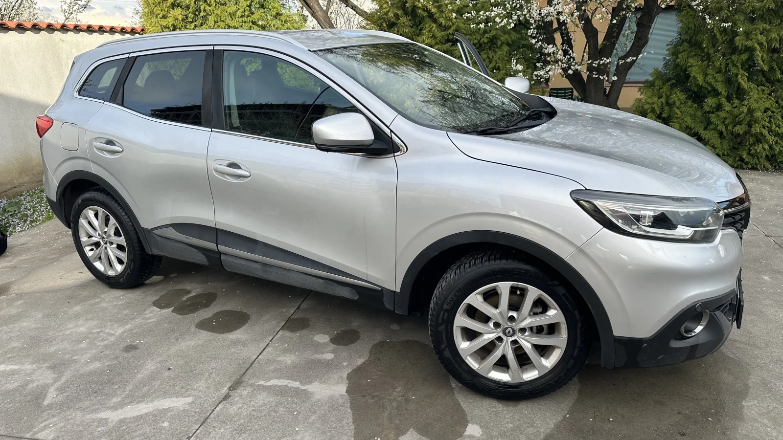 Renault Kadjar, снимка 6 - Автомобили и джипове - 54008727