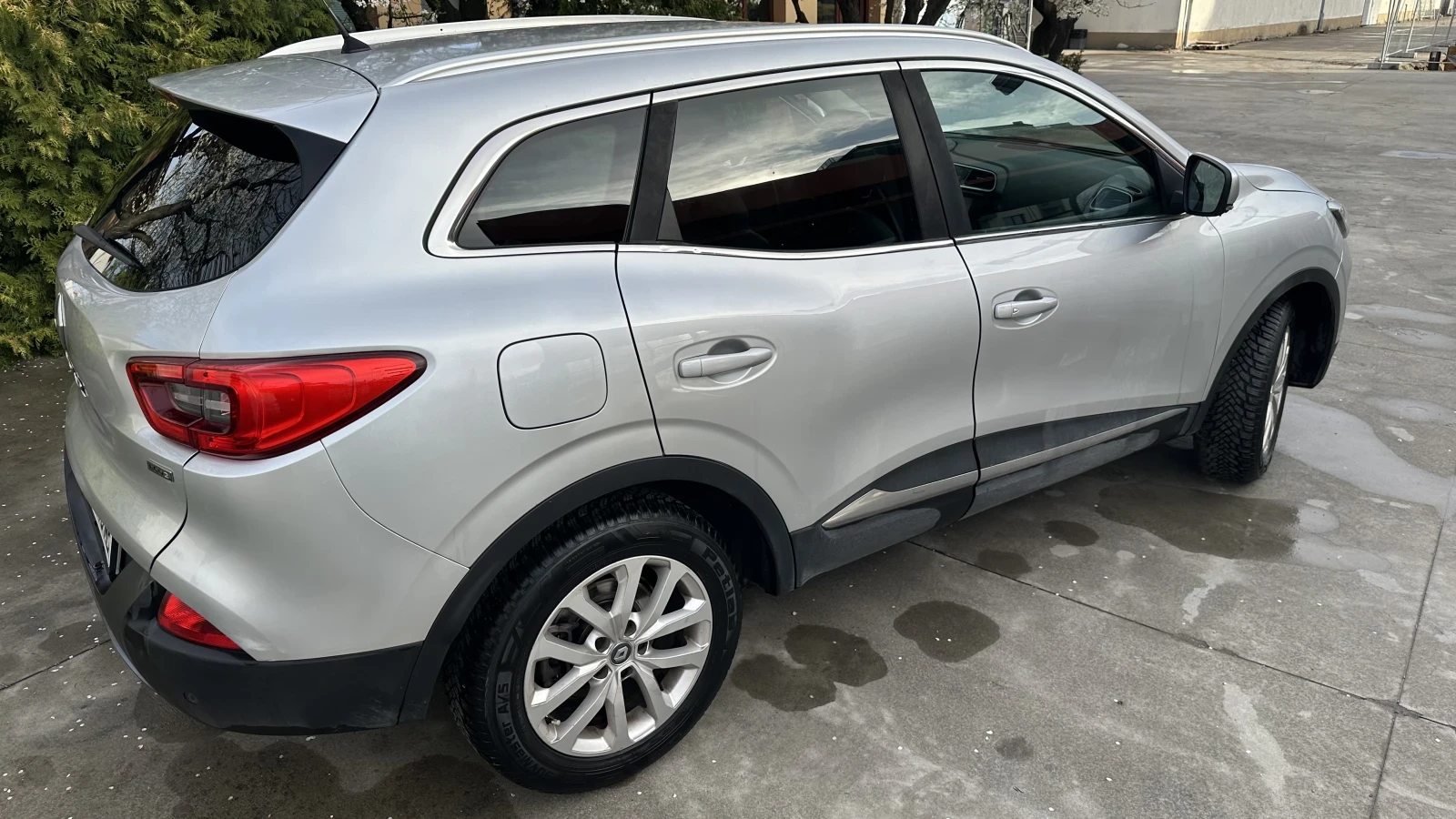 Renault Kadjar, снимка 5 - Автомобили и джипове - 54008727