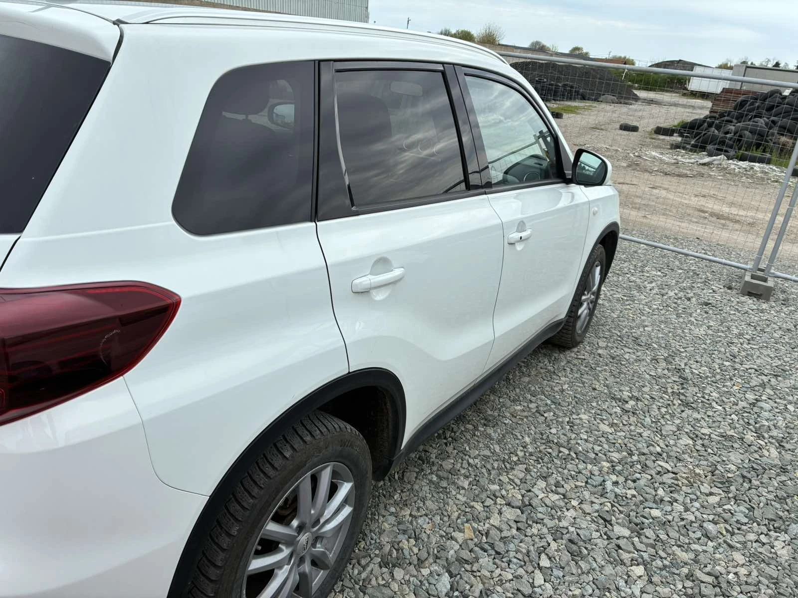 Suzuki Vitara, снимка 4 - Автомобили и джипове - 54358954