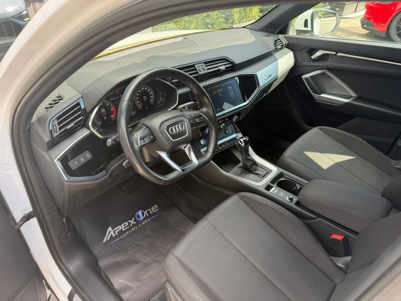 Audi Q3, снимка 9 - Автомобили и джипове - 54702107