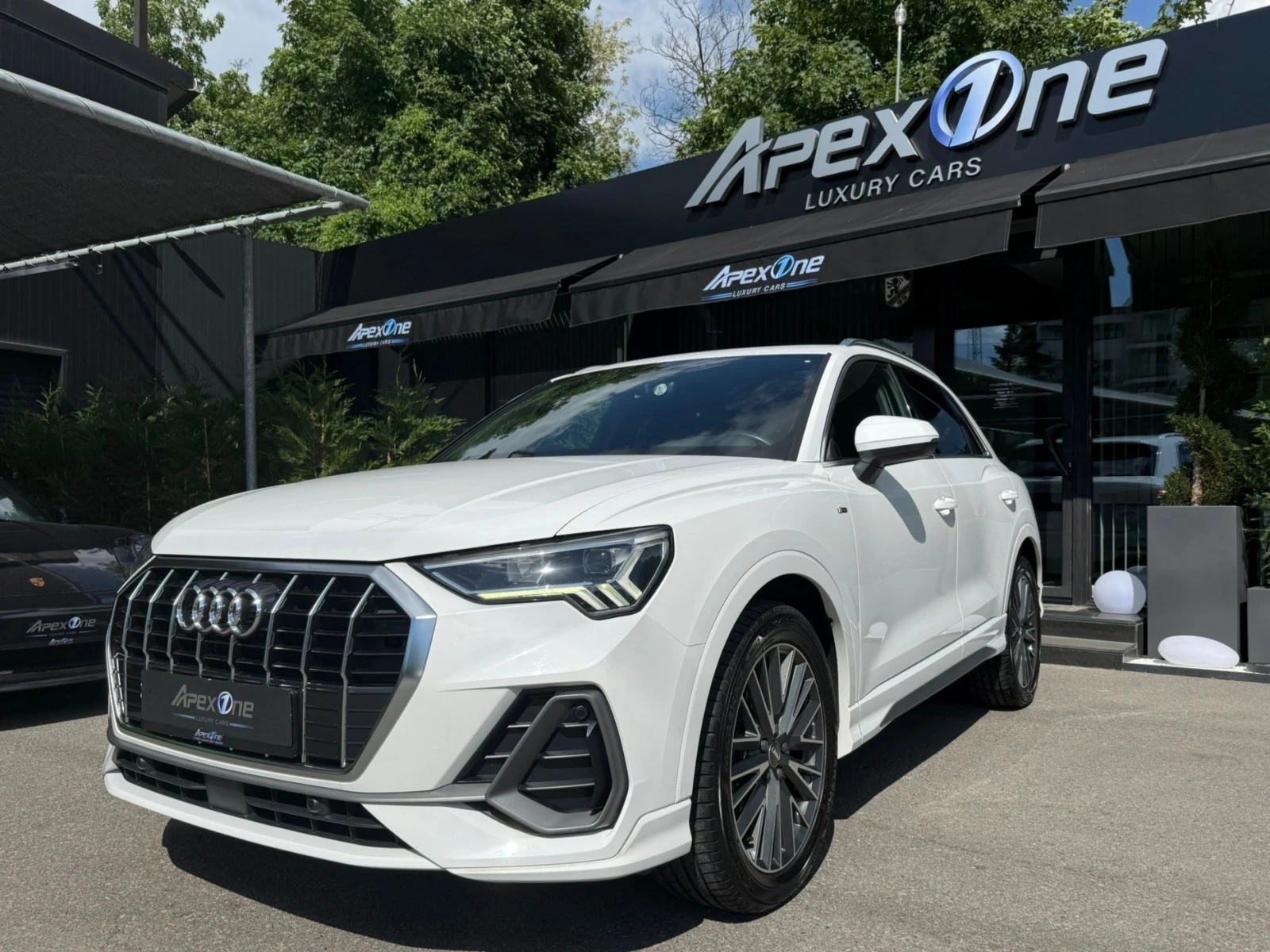 Audi Q3, снимка 2 - Автомобили и джипове - 54702107