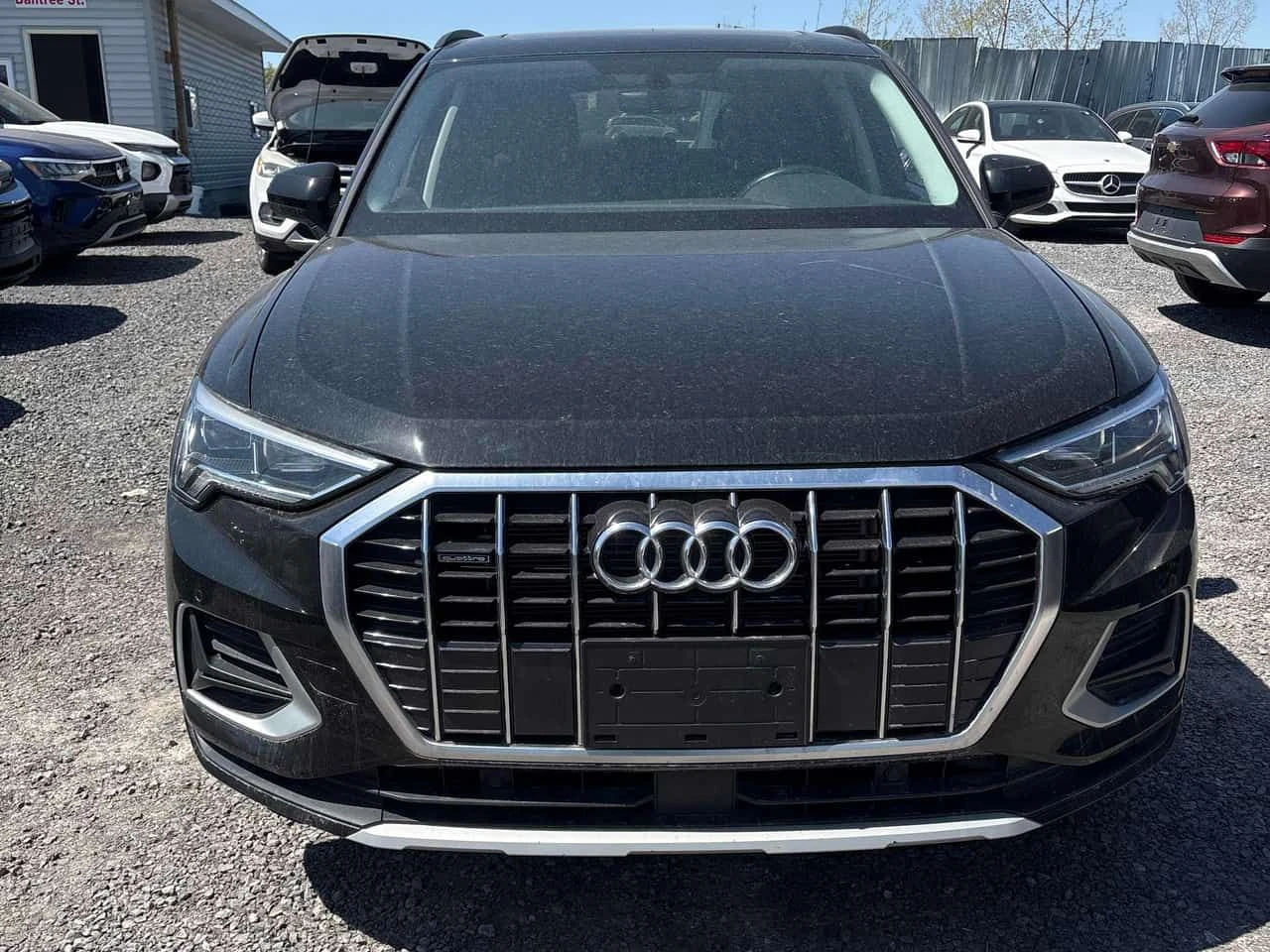 Audi Q3 45 TFSI quattro /DISTRONIC/АВТОКРЕДИТ, снимка 2 - Автомобили и джипове - 54726359