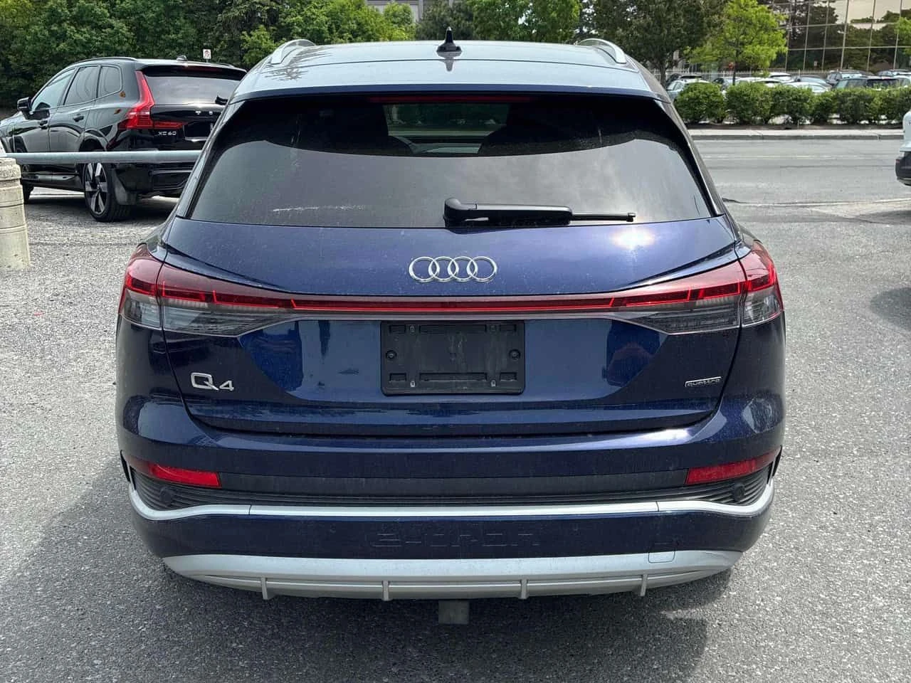 Audi Q4 * Progressiv * CARFAX * БЕЗ ПЪРВОНАЧАЛНА ВНОСКА, снимка 4 - Автомобили и джипове - 54799689