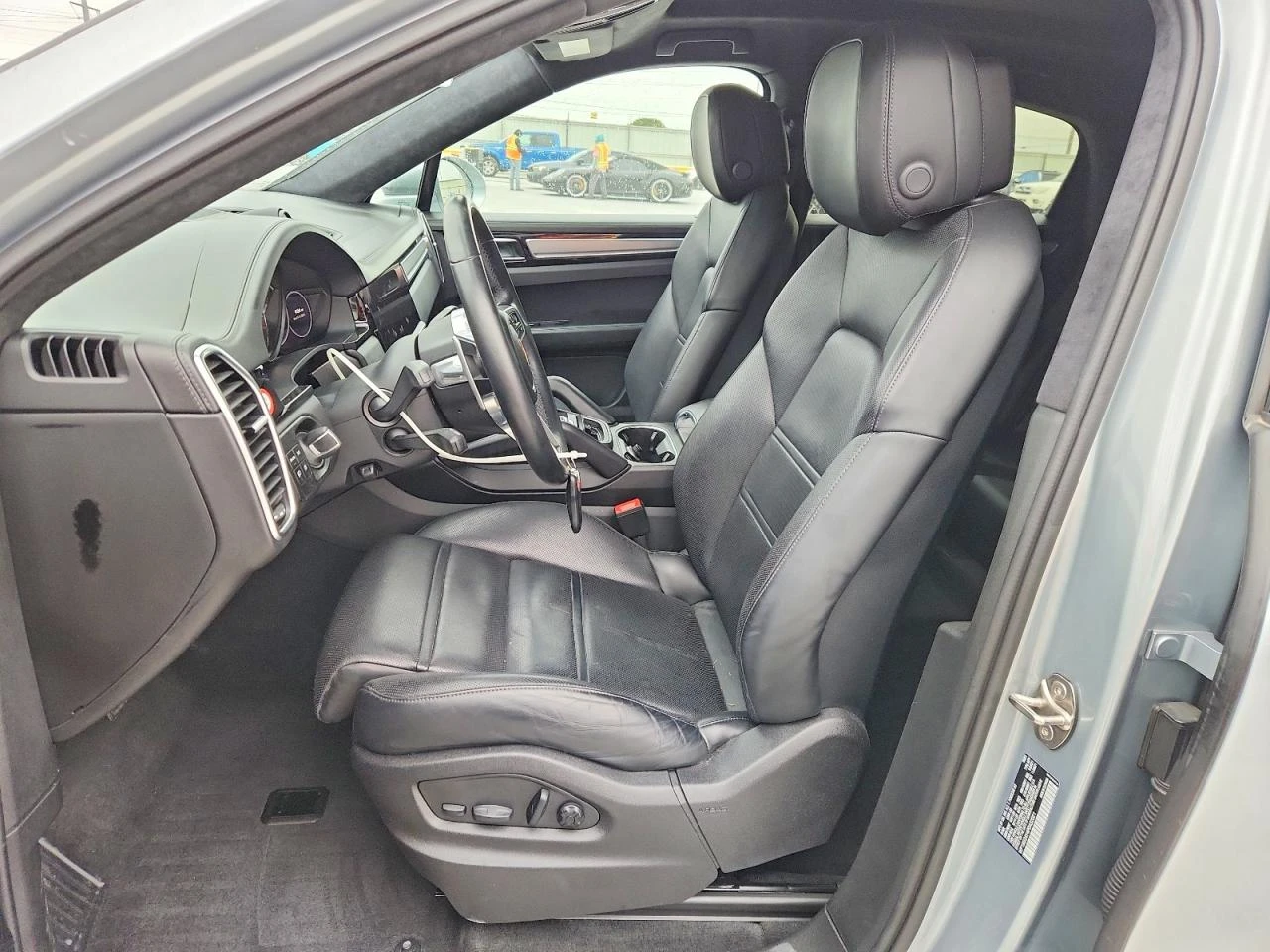 Porsche Cayenne GTS COUPE| ALCANTARA| PANO| MATRIX| ОБДУХ, снимка 7 - Автомобили и джипове - 55836256