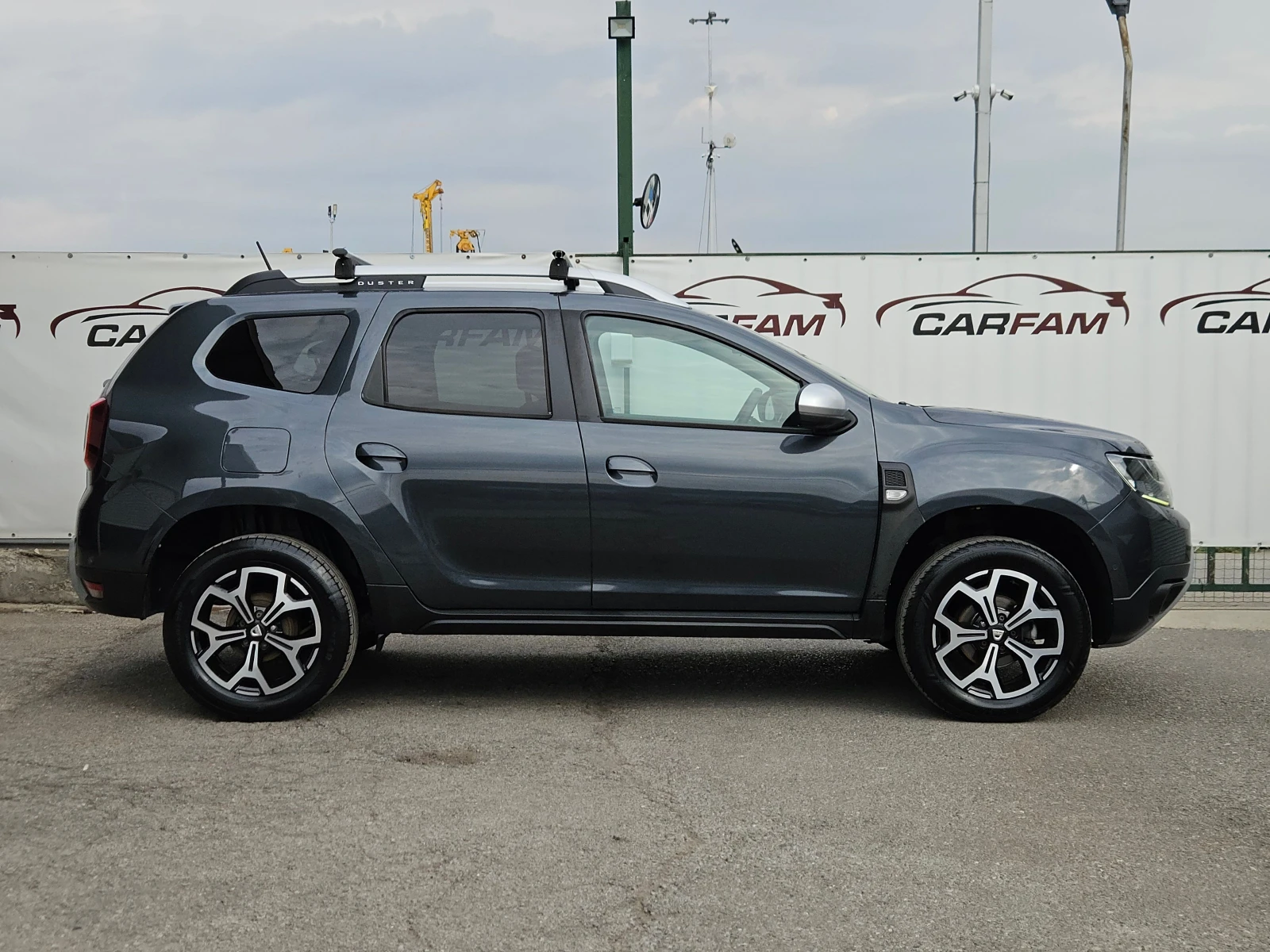 Dacia Duster 1.6i/GPL/115k.c/LED/ACC/NAVI/КАМЕРА/БЛУТУТ/EURO 6B, снимка 2 - Автомобили и джипове - 56161479