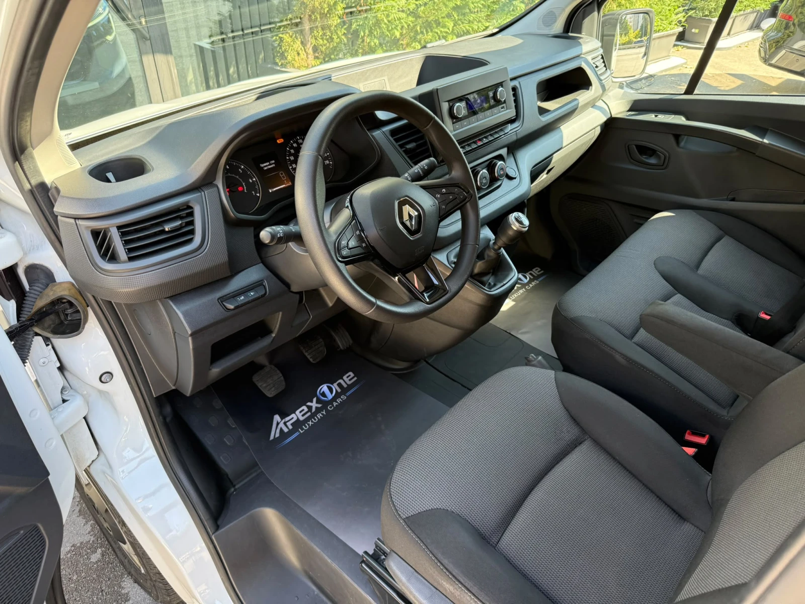 Renault Trafic 2.0 110DCI, снимка 9 - Бусове и автобуси - 55673406