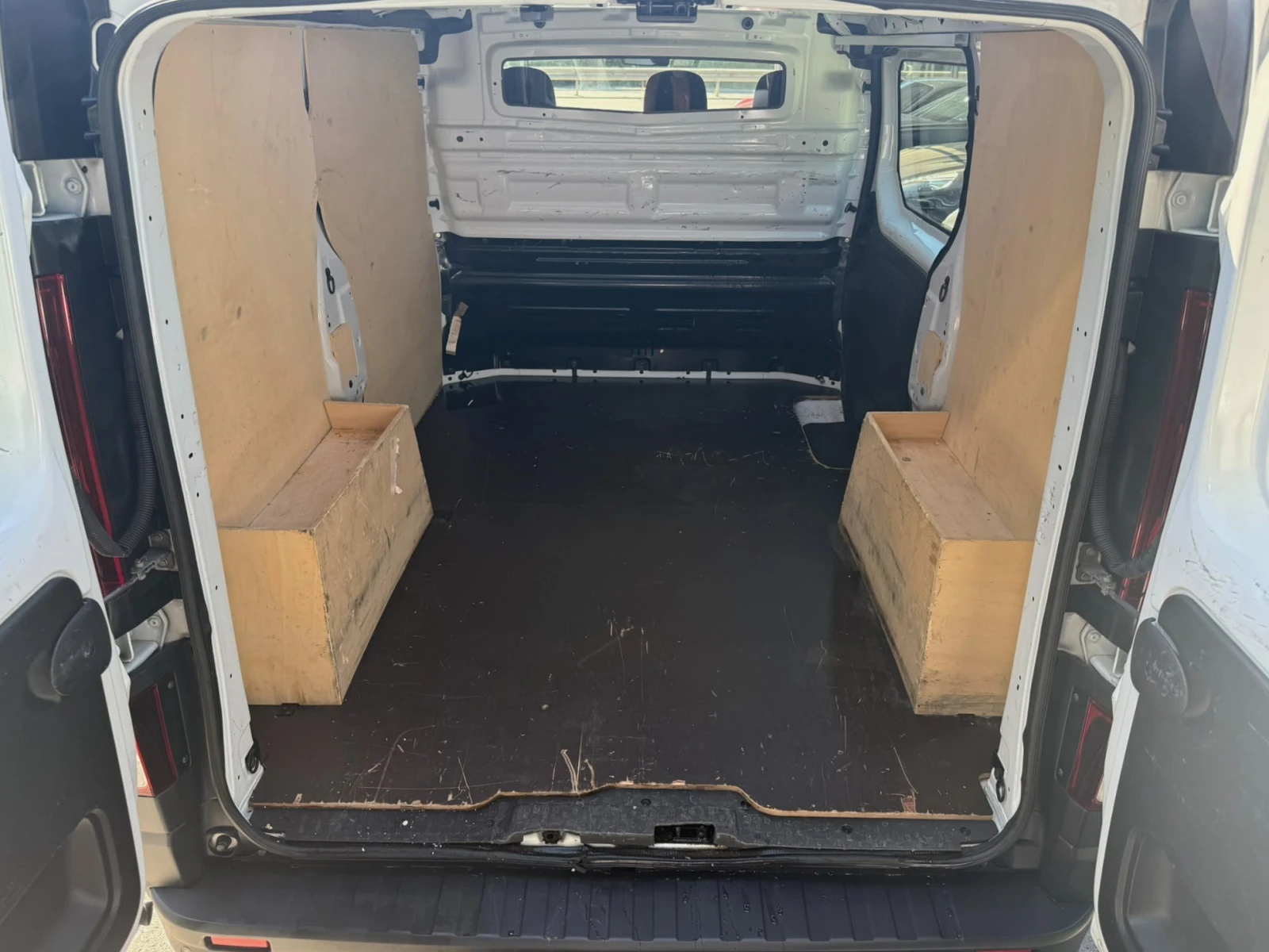 Renault Trafic 2.0 110DCI, снимка 17 - Бусове и автобуси - 55673406