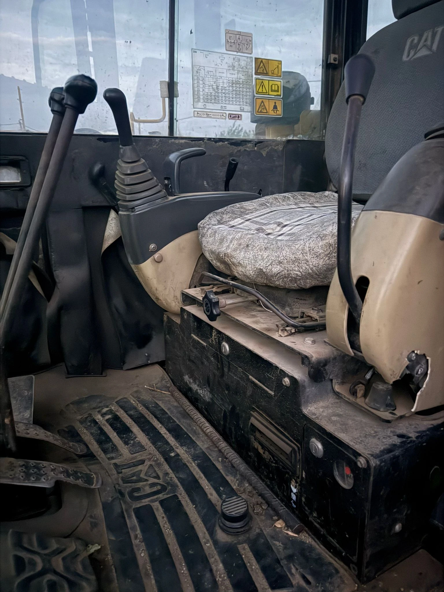 Багер Cat 306, снимка 7 - Индустриална техника - 54304069