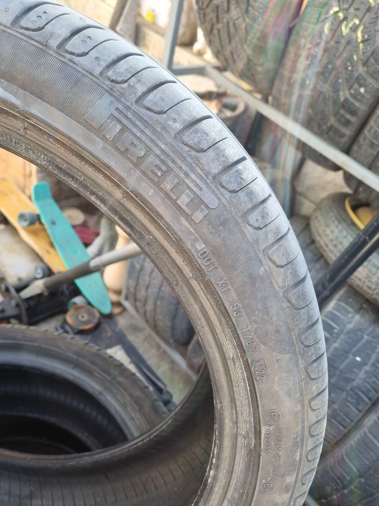 Гуми Летни 245/40R19, снимка 4 - Гуми и джанти - 54738583